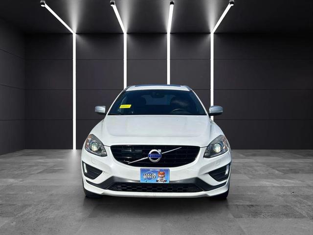 Photo of 2017 Crystal White Pearl Metallic Volvo XC60