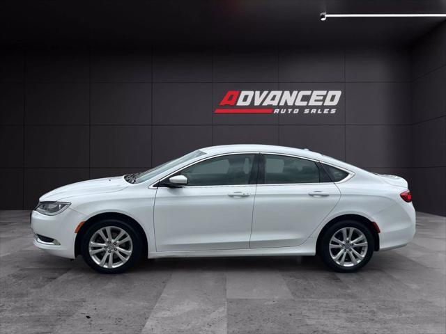 Photo of 2015 White Chrysler 200