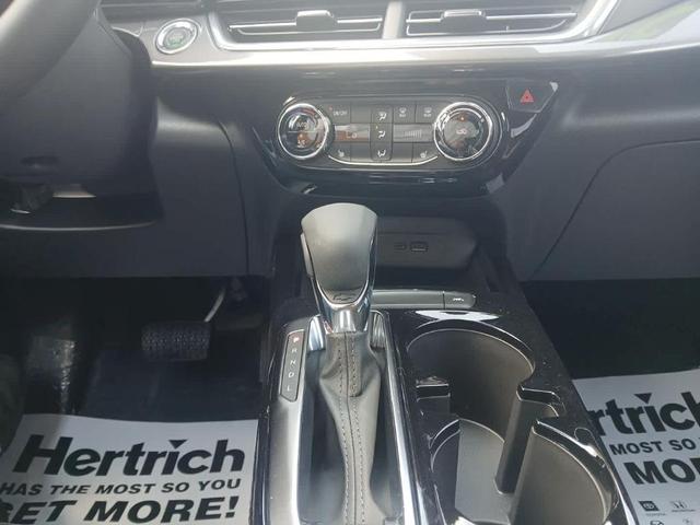 Photo of 2025 Green Chevrolet Trax