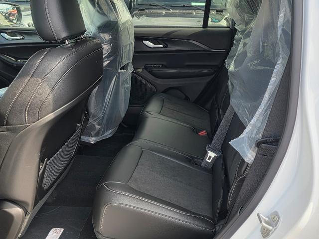 Photo of 2025 Bright White Clearcoat Jeep Grand Cherokee