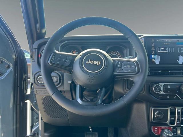 Photo of 2025 Anvil Clearcoat Jeep Wrangler
