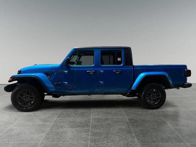 Photo of 2025 Hydro Blue Pearlcoat Jeep Gladiator