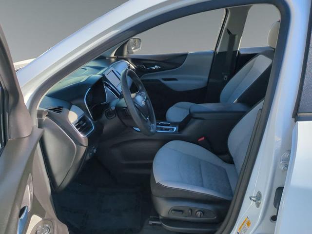 Photo of 2023 Summit White Chevrolet Equinox
