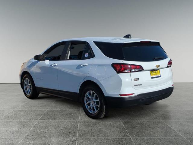 Photo of 2023 Summit White Chevrolet Equinox