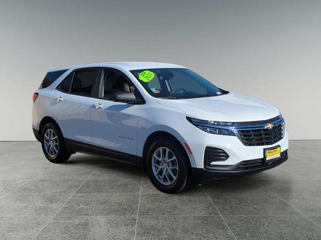 Photo of 2023 Summit White Chevrolet Equinox