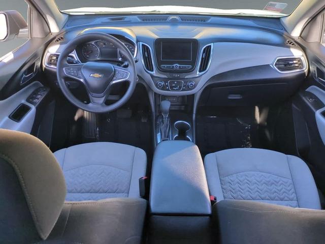 Photo of 2023 Summit White Chevrolet Equinox