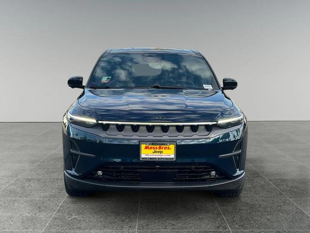 Photo of 2025 Fathom BLU Prlc Jeep Wagoneer S