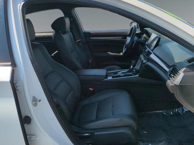 Photo of 2019 Platinum White Pearl Honda Accord