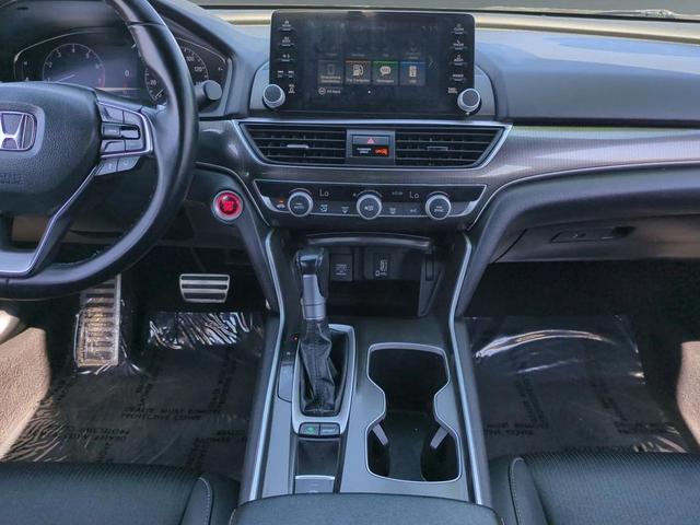 Photo of 2019 Platinum White Pearl Honda Accord