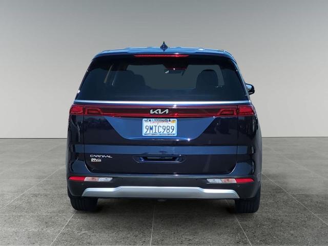 Photo of 2024 Deep Chroma Blue Kia Carnival