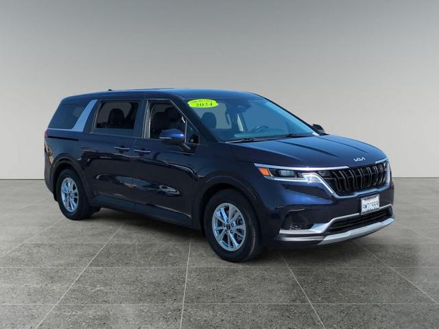 Photo of 2024 Deep Chroma Blue Kia Carnival