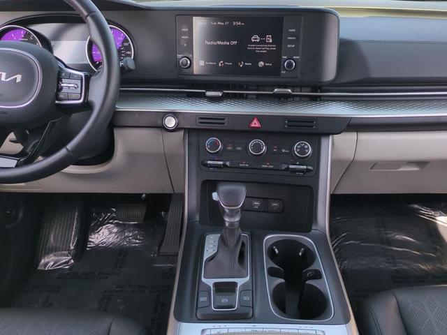 Photo of 2024 Deep Chroma Blue Kia Carnival