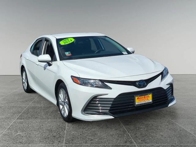 Photo of 2024 Ice Cap Toyota Camry
