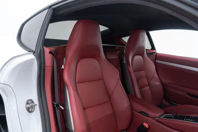 Photo of 2021 White Porsche 718 Cayman