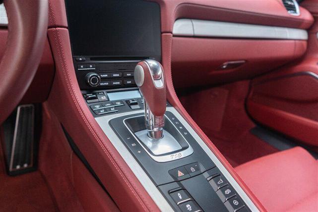 Photo of 2021 White Porsche 718 Cayman