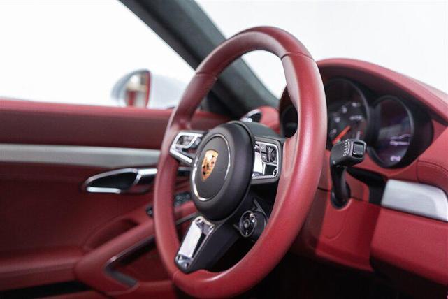 Photo of 2021 White Porsche 718 Cayman