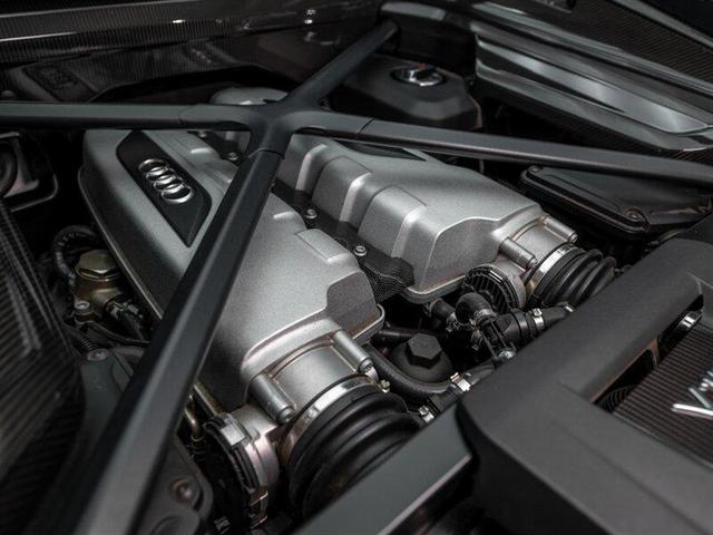 Photo of 2017 Silver Audi R8