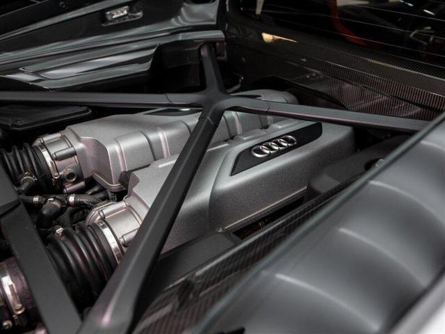 Photo of 2017 Silver Audi R8