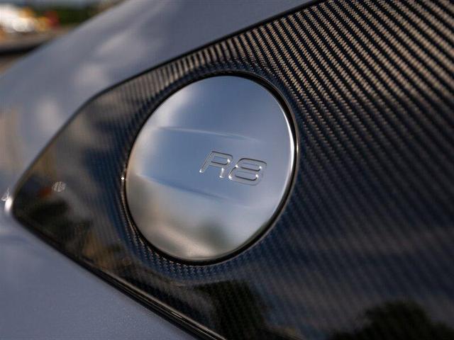 Photo of 2017 Silver Audi R8