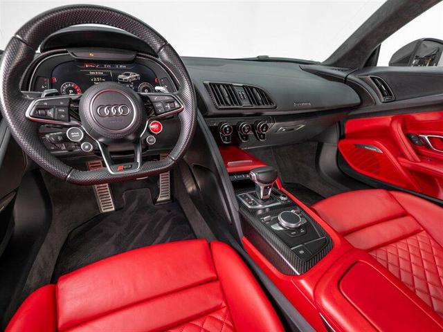 Photo of 2017 Silver Audi R8