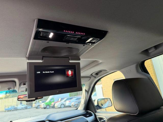 Photo of 2015 Quicksilver Metallic GMC Yukon