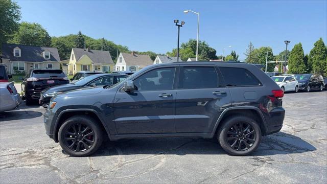Photo of 2018 Gray Jeep Grand Cherokee