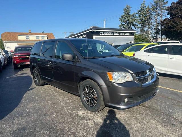 Photo of 2018 Granite Pearlcoat Dodge Grand Caravan