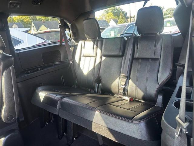 Photo of 2018 Granite Pearlcoat Dodge Grand Caravan
