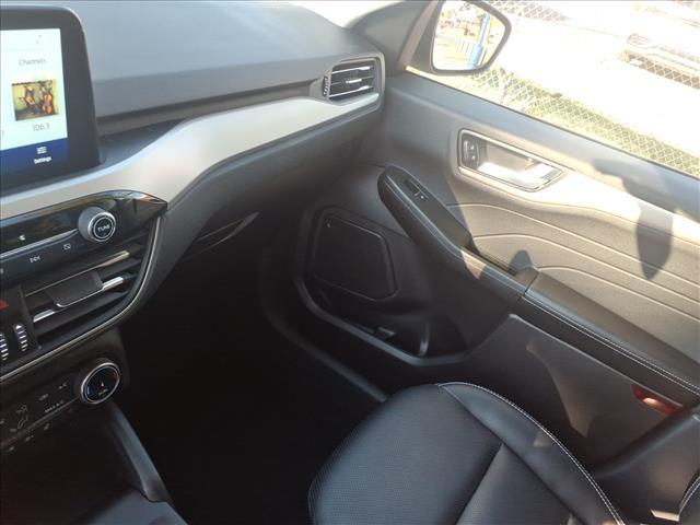 Photo of 2022 Iced Blue Silver Metallic Ford Escape