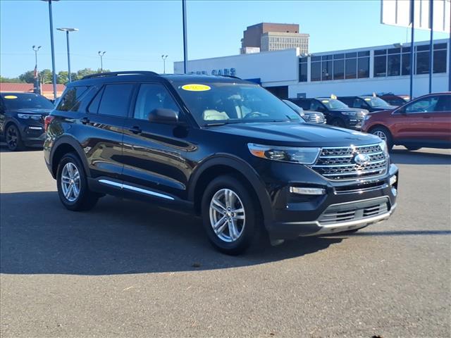 Photo of 2022 Agate Black Metallic Ford Explorer