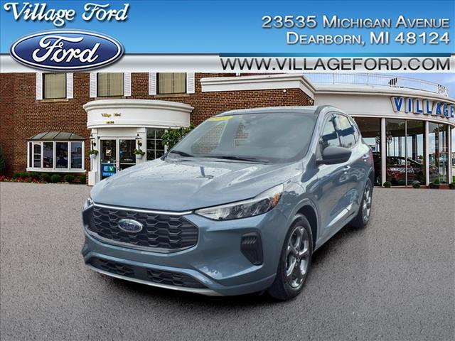 Photo of 2023 Vapor Blue Metallic Ford Escape
