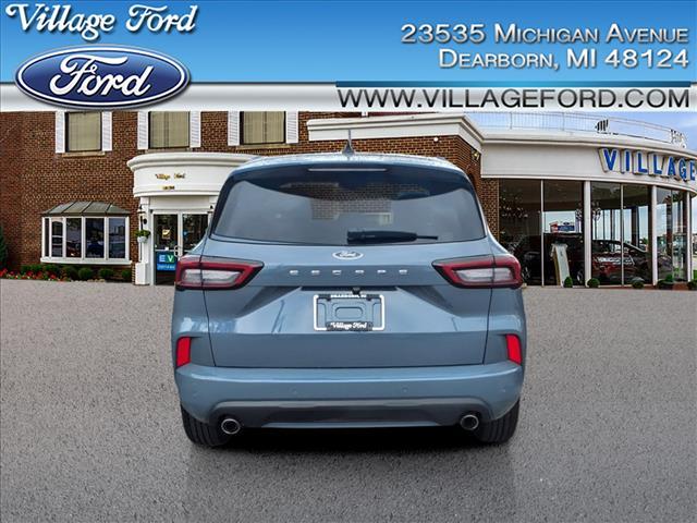 Photo of 2023 Vapor Blue Metallic Ford Escape