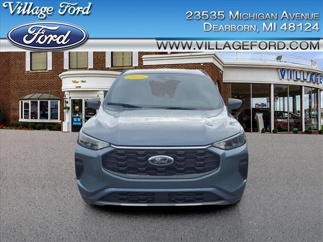 Photo of 2023 Vapor Blue Metallic Ford Escape