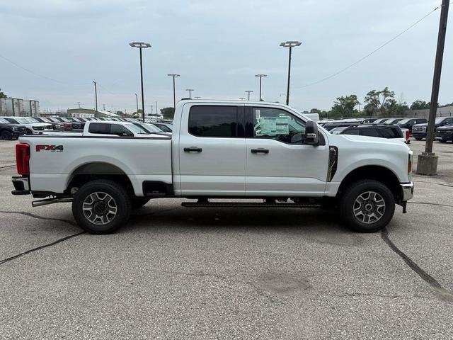 Photo of 2025 Oxford White Ford F-250