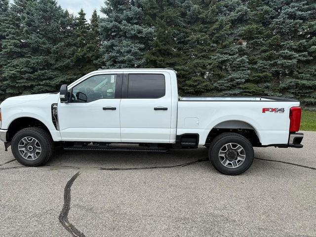 Photo of 2025 Oxford White Ford F-250