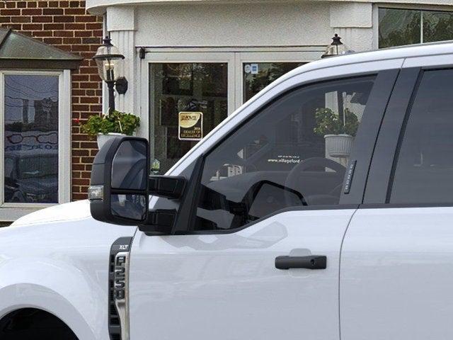Photo of 2025 Oxford White Ford F-250