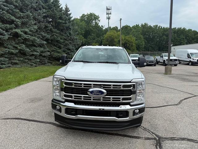 Photo of 2025 Oxford White Ford F-250