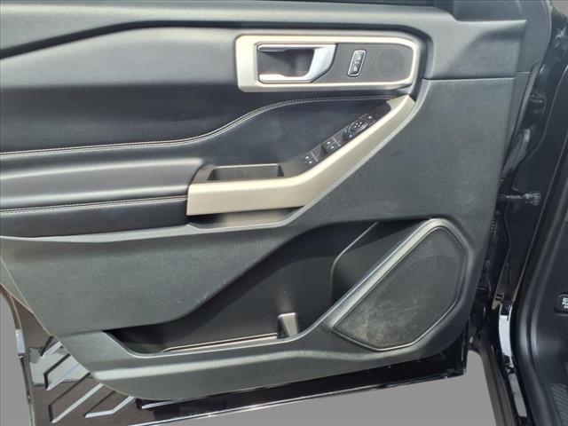Photo of 2022 Agate Black Ford Explorer
