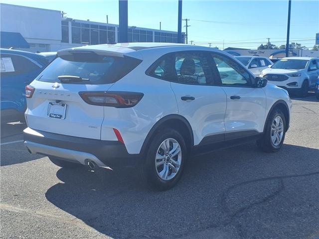 Photo of 2023 Oxford White Yz Ford Escape