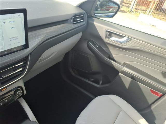 Photo of 2023 Atlas Blue Metallic Ford Escape