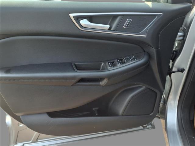 Photo of 2022 Iconic Silver Ford Edge