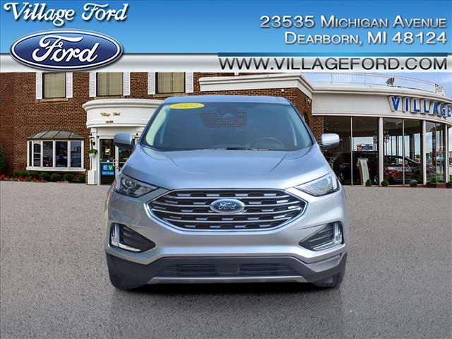 Photo of 2022 Iconic Silver Ford Edge