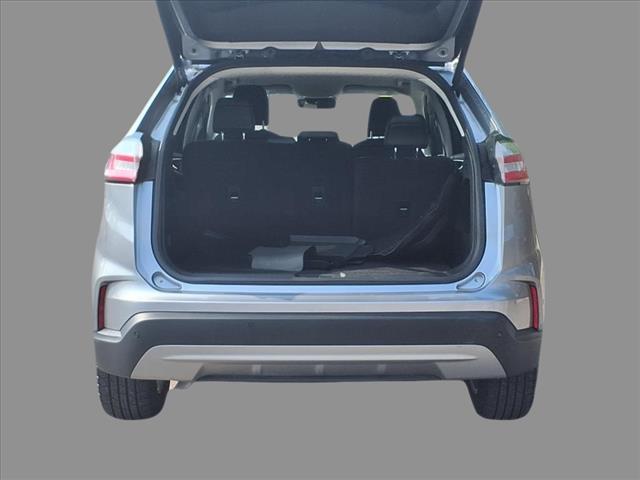 Photo of 2022 Iconic Silver Ford Edge