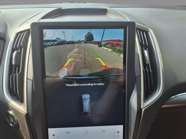 Photo of 2022 Iconic Silver Ford Edge