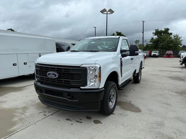 Photo of 2025 Oxford White Ford F-250