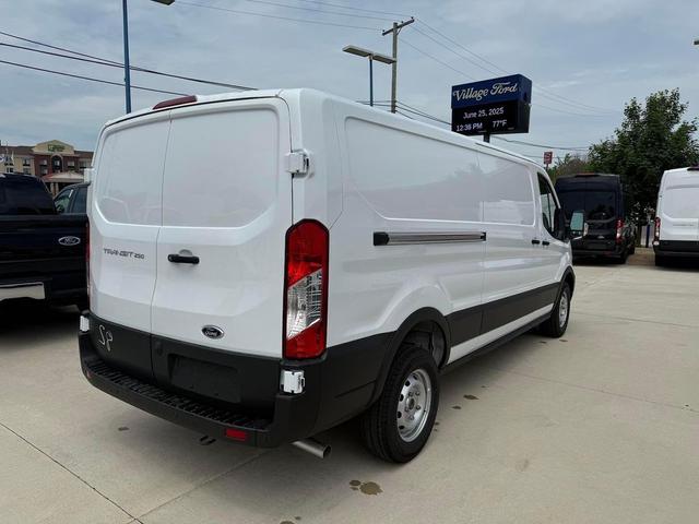 Photo of 2025 Oxford White Ford Transit-250