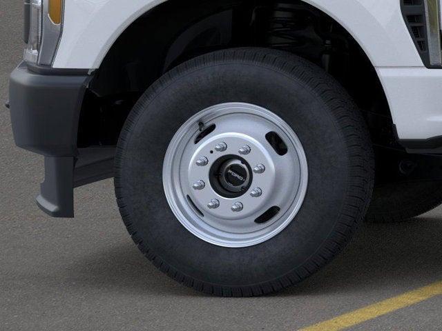 Photo of 2025 Oxford White Ford F-350