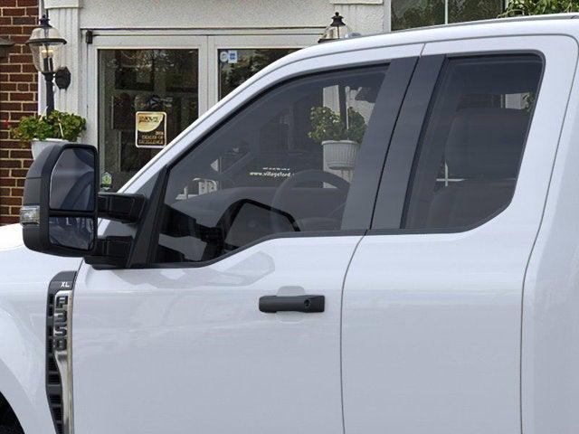 Photo of 2025 Oxford White Ford F-350