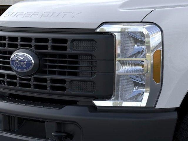 Photo of 2025 Oxford White Ford F-350