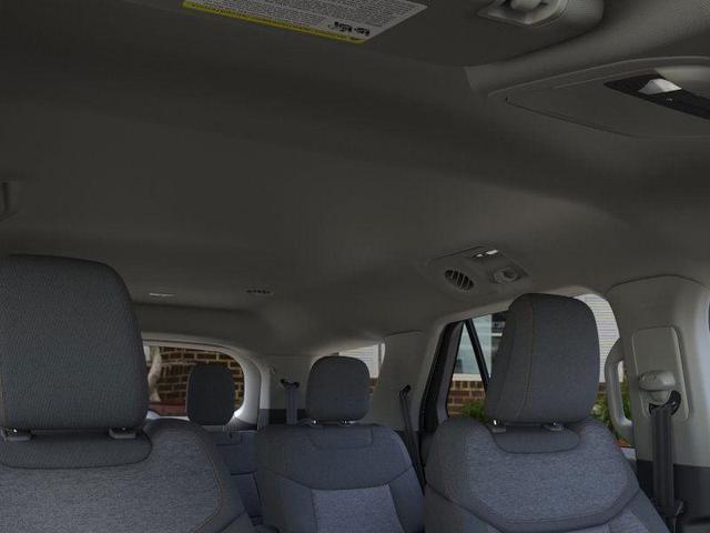 Photo of 2025 Star White Metallic Tri-Coat Ford Explorer
